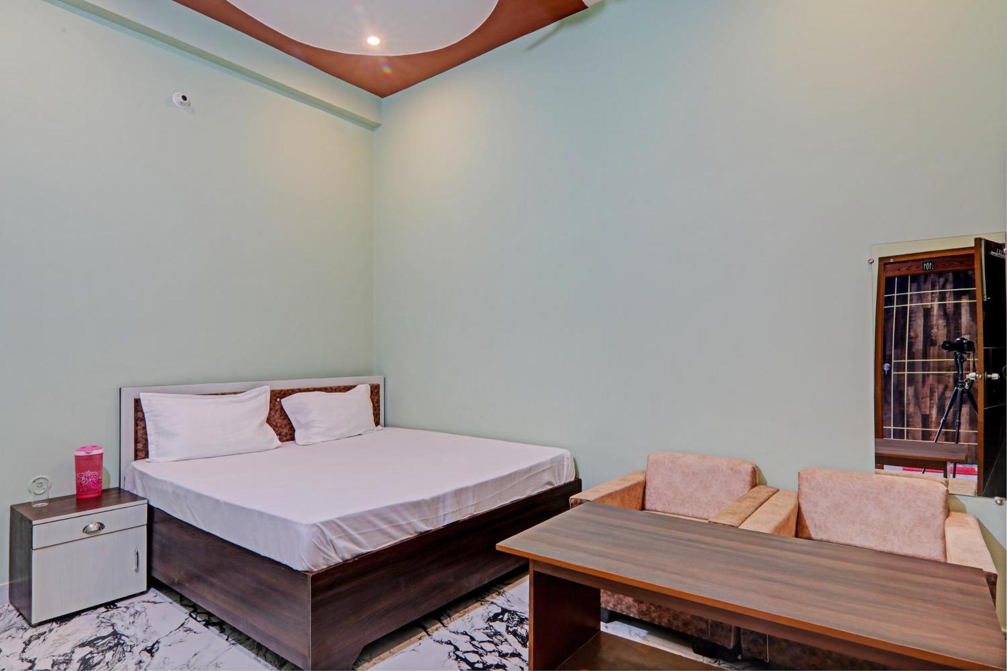 Oyo Green Valley Guest House Sultanpur  Экстерьер фото