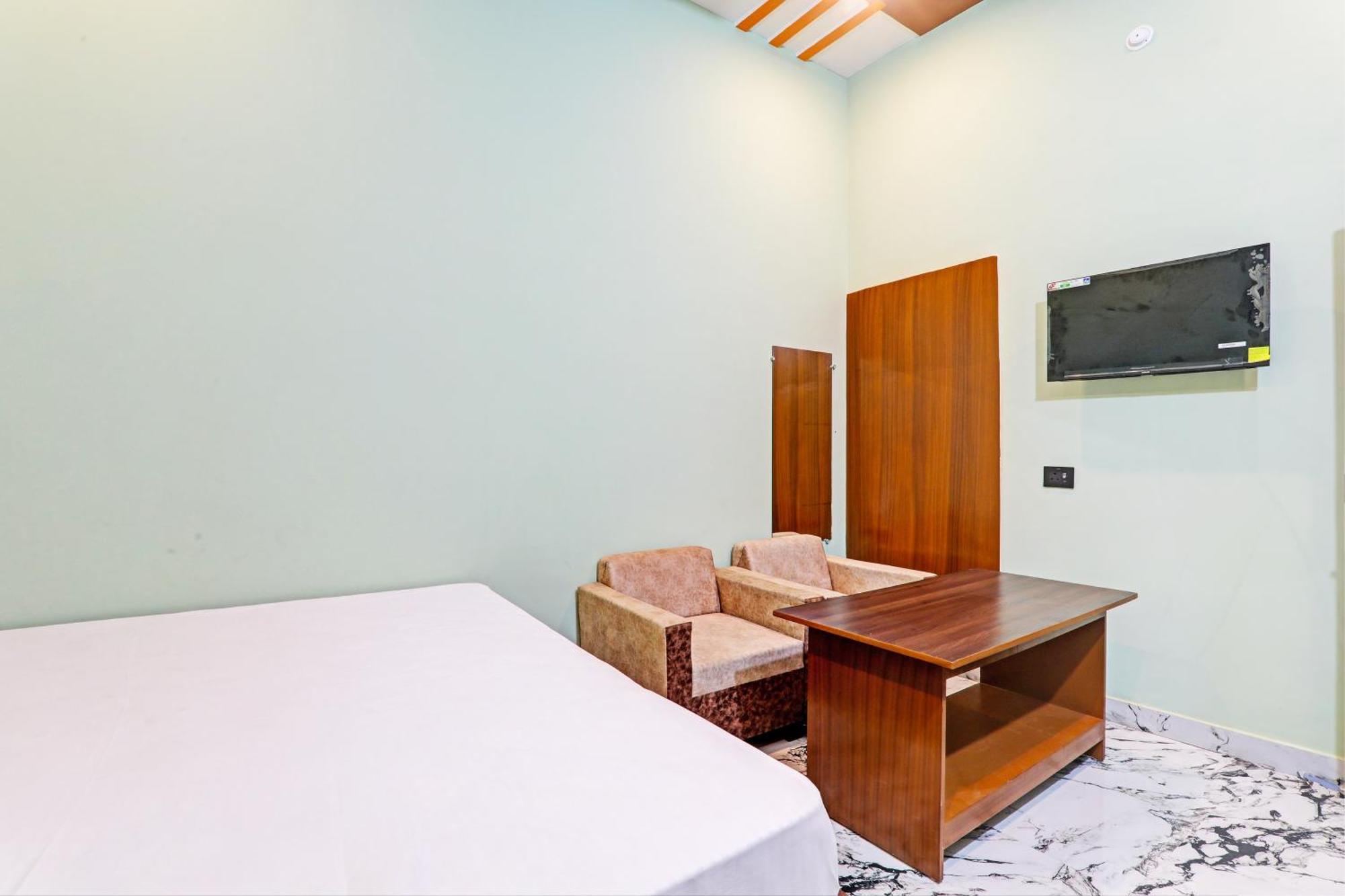Oyo Green Valley Guest House Sultanpur  Экстерьер фото