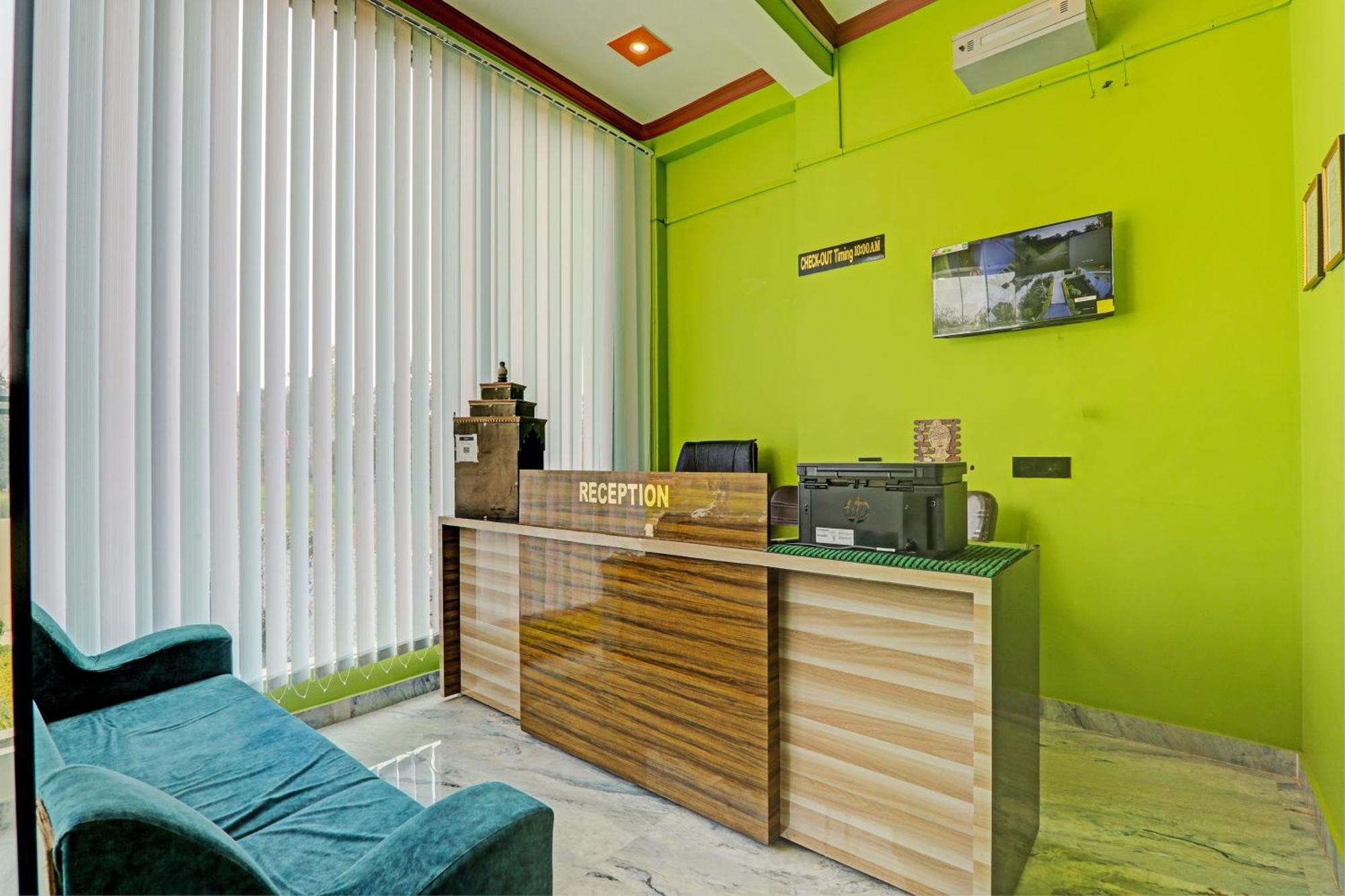 Oyo Green Valley Guest House Sultanpur  Экстерьер фото